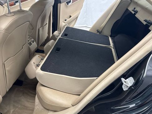 Used 2011 Mercedes-Benz C 300 4MATIC Sedan image 33
