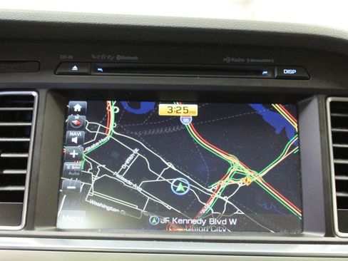 Used 2015 Hyundai Sonata Limited w/ Option Group 06 FWD image 17