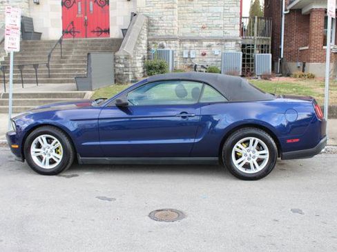Used 2012 Ford Mustang Convertible image 9