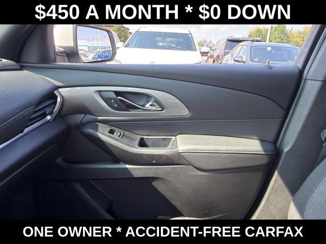 Used 2023 Chevrolet Traverse LT FWD image 27