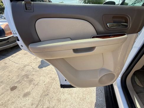 Used 2014 Chevrolet Tahoe LS w/ Texas Edition RWD image 21