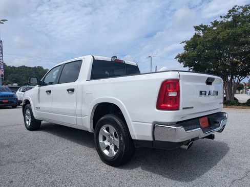 Used 2025 RAM 1500 Big Horn AWD/4WD image 6