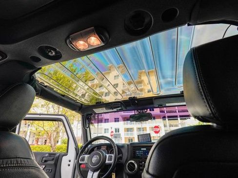 Used 2016 Jeep Wrangler Unlimited Rubicon AWD/4WD image 91