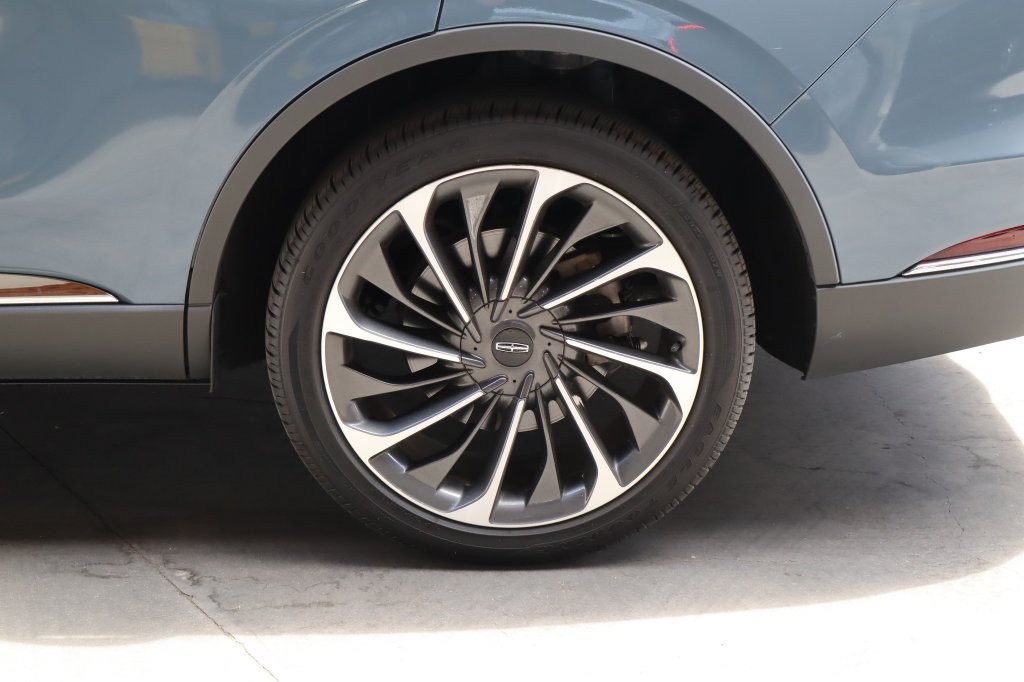 Used 2025 Lincoln Aviator Reserve w/ Equipment Group 201A AWD/4WD image 15