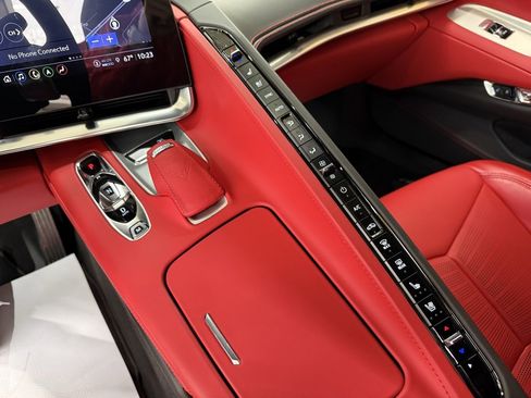 Used 2022 Chevrolet Corvette Stingray Premium Cpe w/ Z51 Performance Package image 18