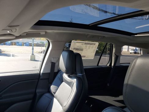 New 2025 Lincoln Aviator Reserve image 9