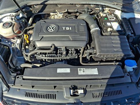 Used 2019 Volkswagen GTI SE image 28