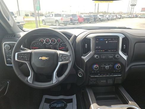 Used 2022 Chevrolet Silverado 3500 LTZ w/ LTZ Convenience Package image 15