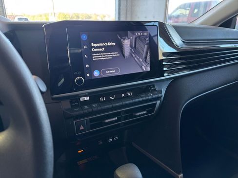 Used 2025 Toyota Camry LE image 26