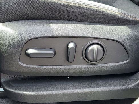 Certified 2023 Chevrolet Equinox LT FWD image 6