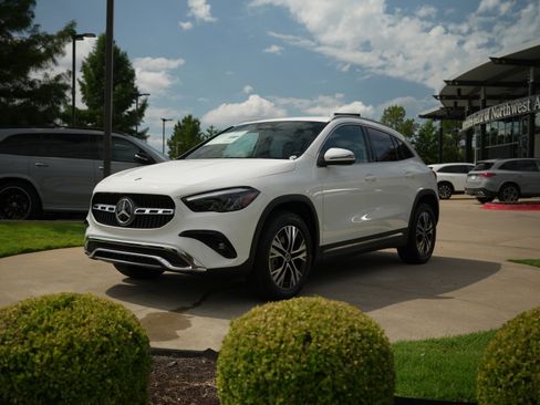 New 2026 Mercedes-Benz GLA 250 4MATIC image 3