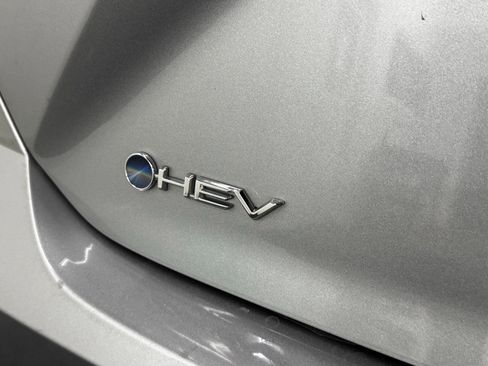 Used 2025 Toyota Camry LE image 7