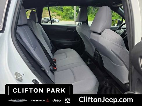 Used 2024 Toyota Corolla Cross AWD Hybrid image 18