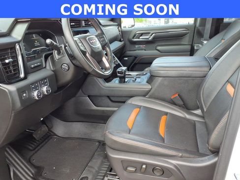 Used 2024 GMC Sierra 1500 AT4 w/ Technology Package AWD/4WD image 10