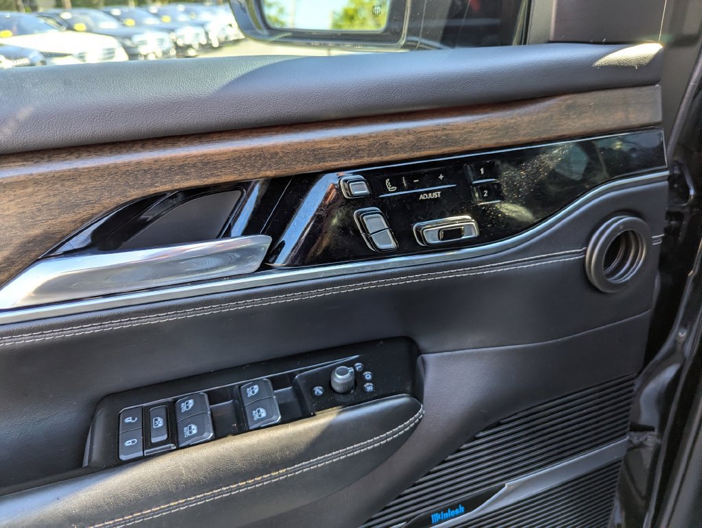 Used 2022 Jeep Grand Wagoneer Series II w/ Convenience Group III AWD/4WD image 13