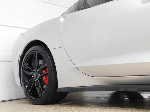 Used 2019 Chevrolet Corvette Stingray Coupe w/ Carbon Flash Badge Package RWD image 9
