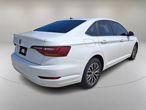 Used 2019 Volkswagen Jetta SE w/ Cold Weather Package FWD image 11
