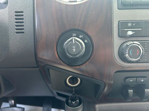 Used 2011 Ford F350 Lariat w/ Lariat Interior Pkg image 24