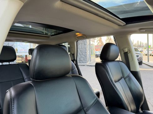 Used 2019 Nissan Pathfinder Platinum image 14