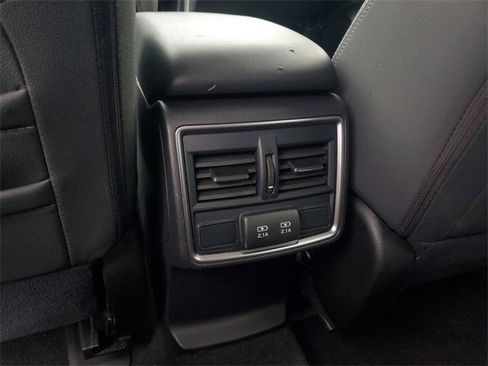 Used 2020 Subaru Forester Premium image 12
