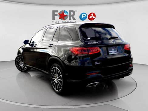 Used 2021 Mercedes-Benz GLC 300 w/ AMG Line image 5