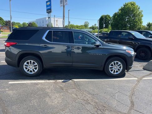 Used 2021 Chevrolet Traverse LT FWD image 4