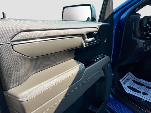 Used 2022 Chevrolet Silverado 1500 ZR2 w/ Technology Package image 17