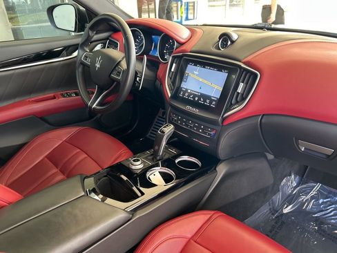 Used 2019 Maserati Ghibli S GranSport image 28