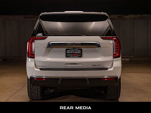Used 2023 GMC Yukon SLT w/ Max Trailering Package image 8