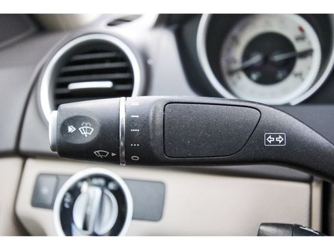 Used 2013 Mercedes-Benz C 250 Sedan image 17