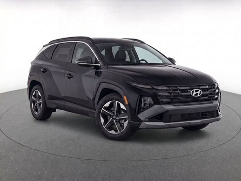 Certified 2025 Hyundai Tucson SEL FWD image 2