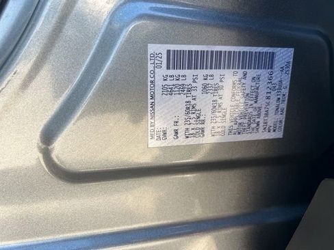 Used 2025 Nissan Rogue SV FWD image 37