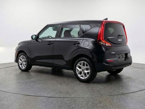 Used 2025 Kia Soul LX w/ LX Technology Package FWD image 6
