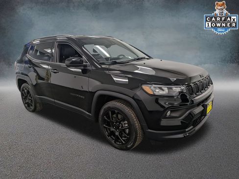 Used 2023 Jeep Compass Latitude AWD/4WD image 3