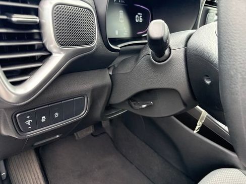 Certified 2025 Kia Soul LX FWD image 16