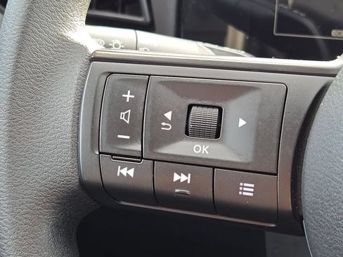 Used 2025 Nissan Kicks S AWD/4WD image 24
