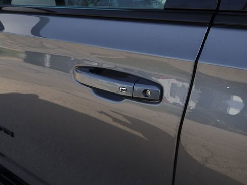 Used 2021 Chevrolet Suburban RST image 19