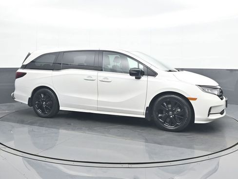 Used 2023 Honda Odyssey Sport image 8