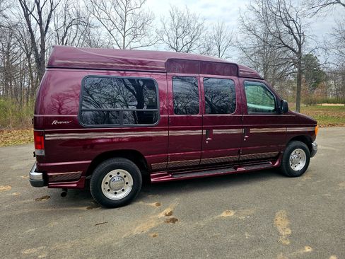 Used 2004 Ford E-250 and Econoline 250 image 5