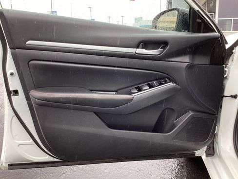 Used 2024 Nissan Altima 2.5 SR image 29