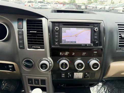 Used 2014 Toyota Sequoia Limited AWD/4WD image 36