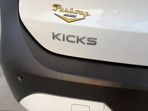 Used 2025 Nissan Kicks S FWD image 7