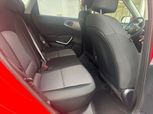 Used 2025 Kia Soul LX w/ LX Technology Package image 37