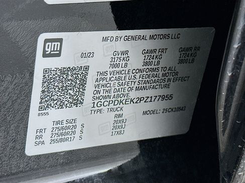 Used 2023 Chevrolet Silverado 1500 LT AWD/4WD image 12