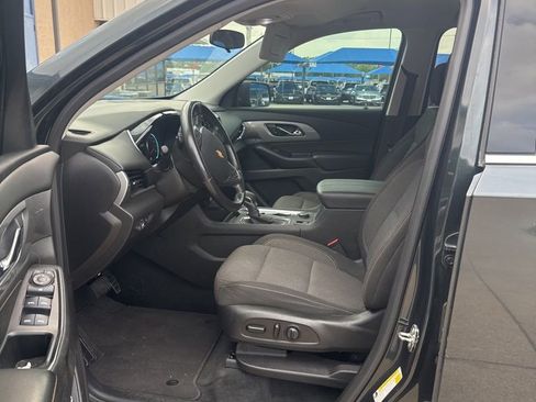 Used 2021 Chevrolet Traverse LT image 6