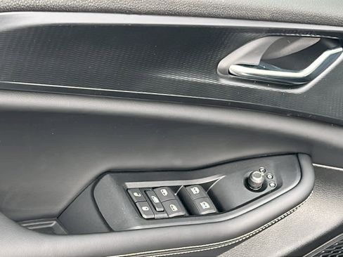 New 2025 Jeep Grand Cherokee Altitude image 22