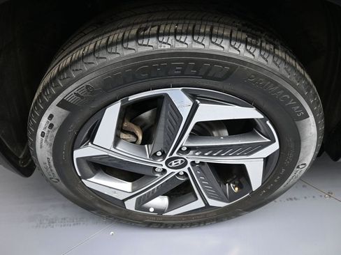 Certified 2022 Hyundai Tucson Limited w/ Cargo Package AWD/4WD image 12
