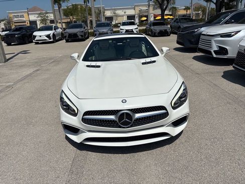 Used 2017 Mercedes-Benz SL 550 image 2