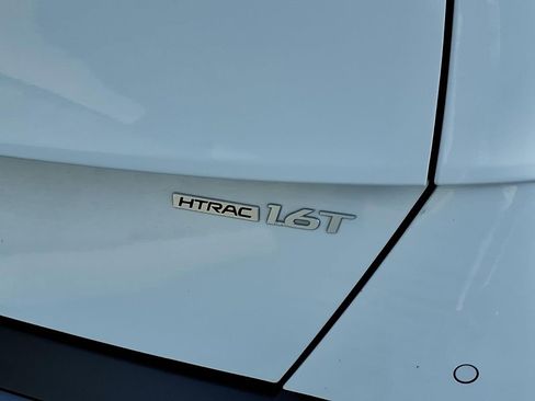 Used 2024 Hyundai Kona Limited AWD/4WD image 9