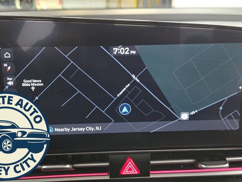 Used 2023 Hyundai Elantra Limited w/ Preferred Accessory Package image 14